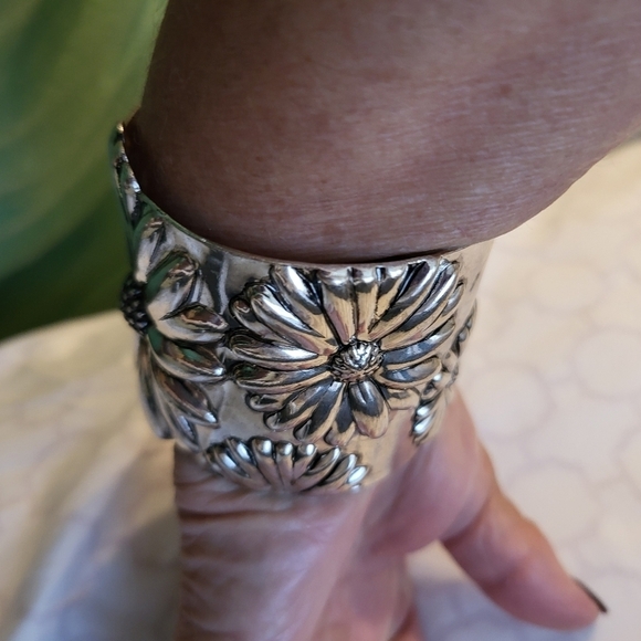 New Boho,Vintage, Sunflower/Daisy Embossed Wide Cuff Bracelet - Picture 4 of 12